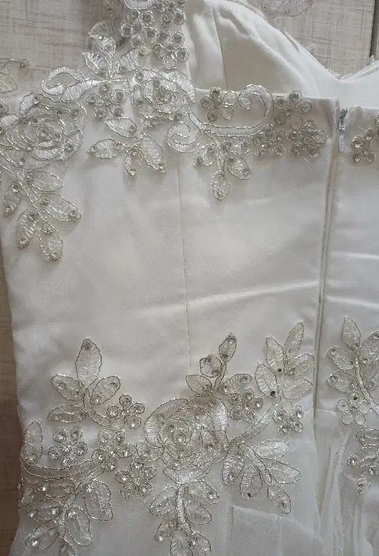 لباس مجلسی سفید|لباس|تبریز, |دیوار