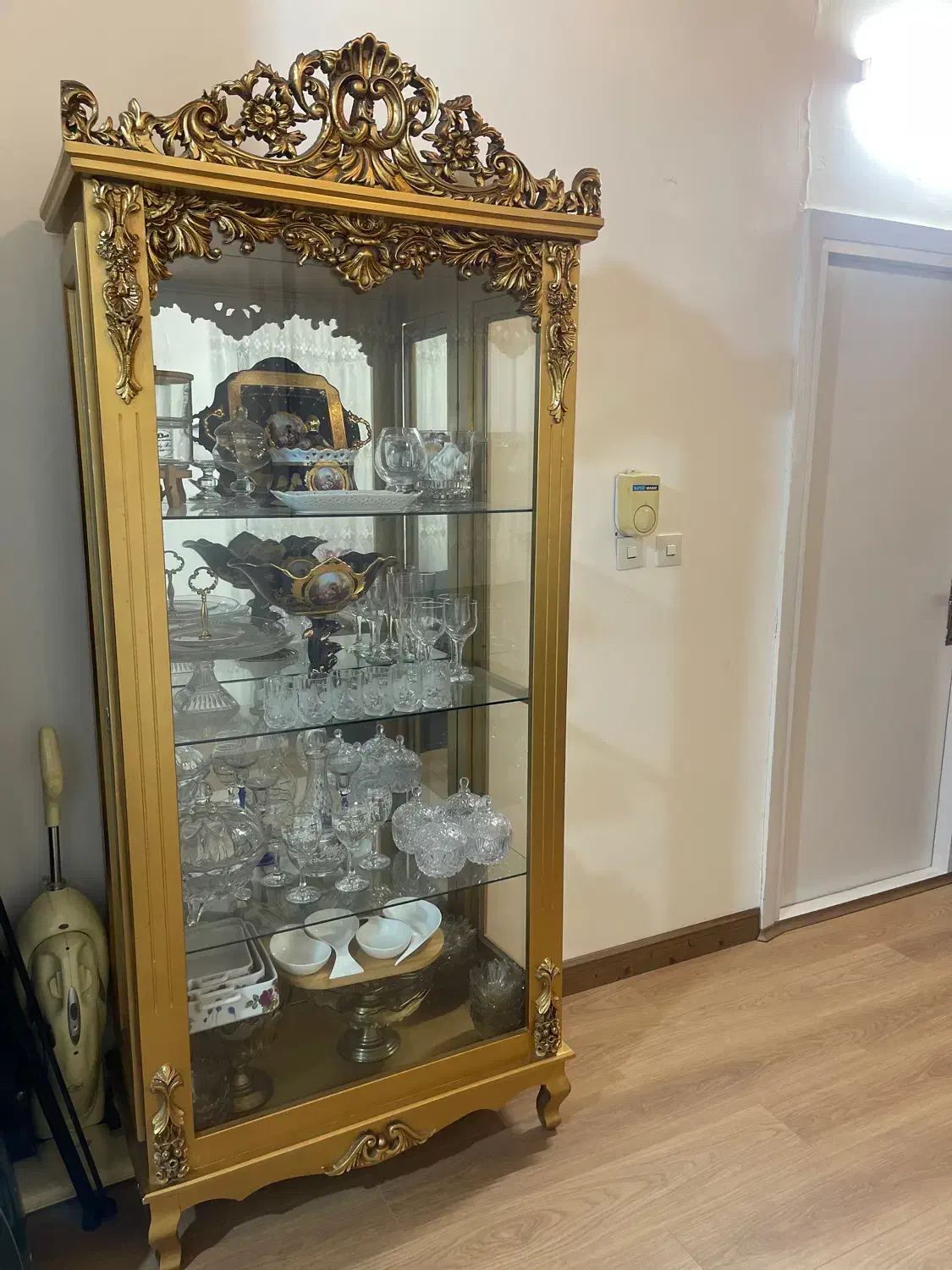 بوفه طلایی|بوفه، ویترین، کنسول|آمل, |دیوار