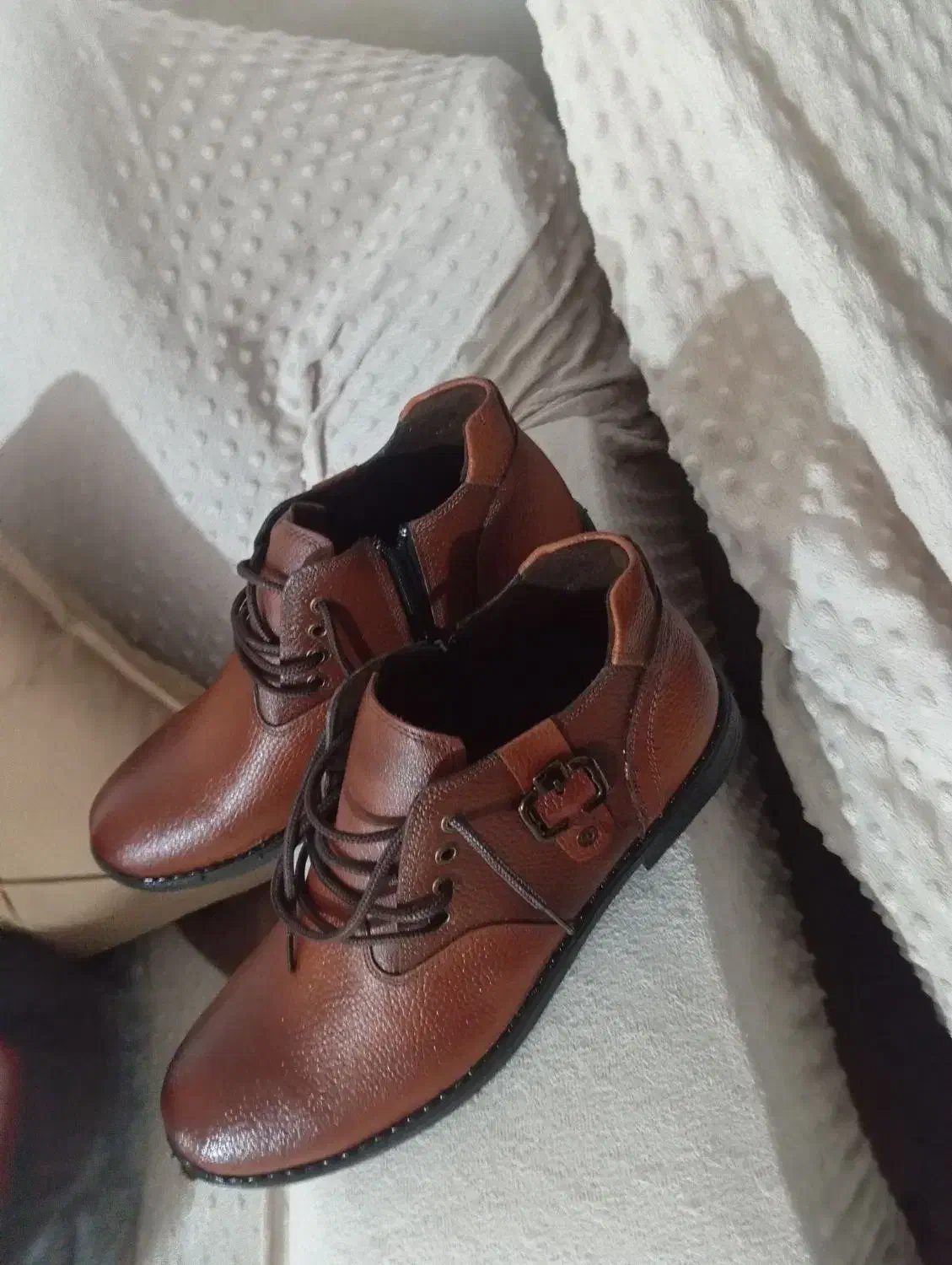 کفش قهوای|کیف، کفش، کمربند|ماکو, |دیوار