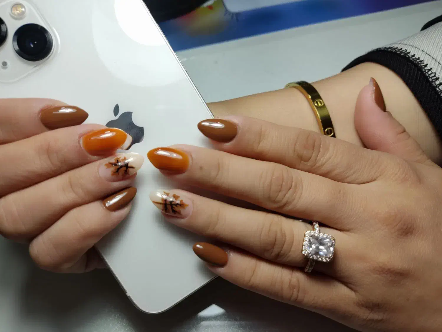 کاشت ناخن طلاب|خدمات آرایشگری و زیبایی|مشهد, طلاب|دیوار