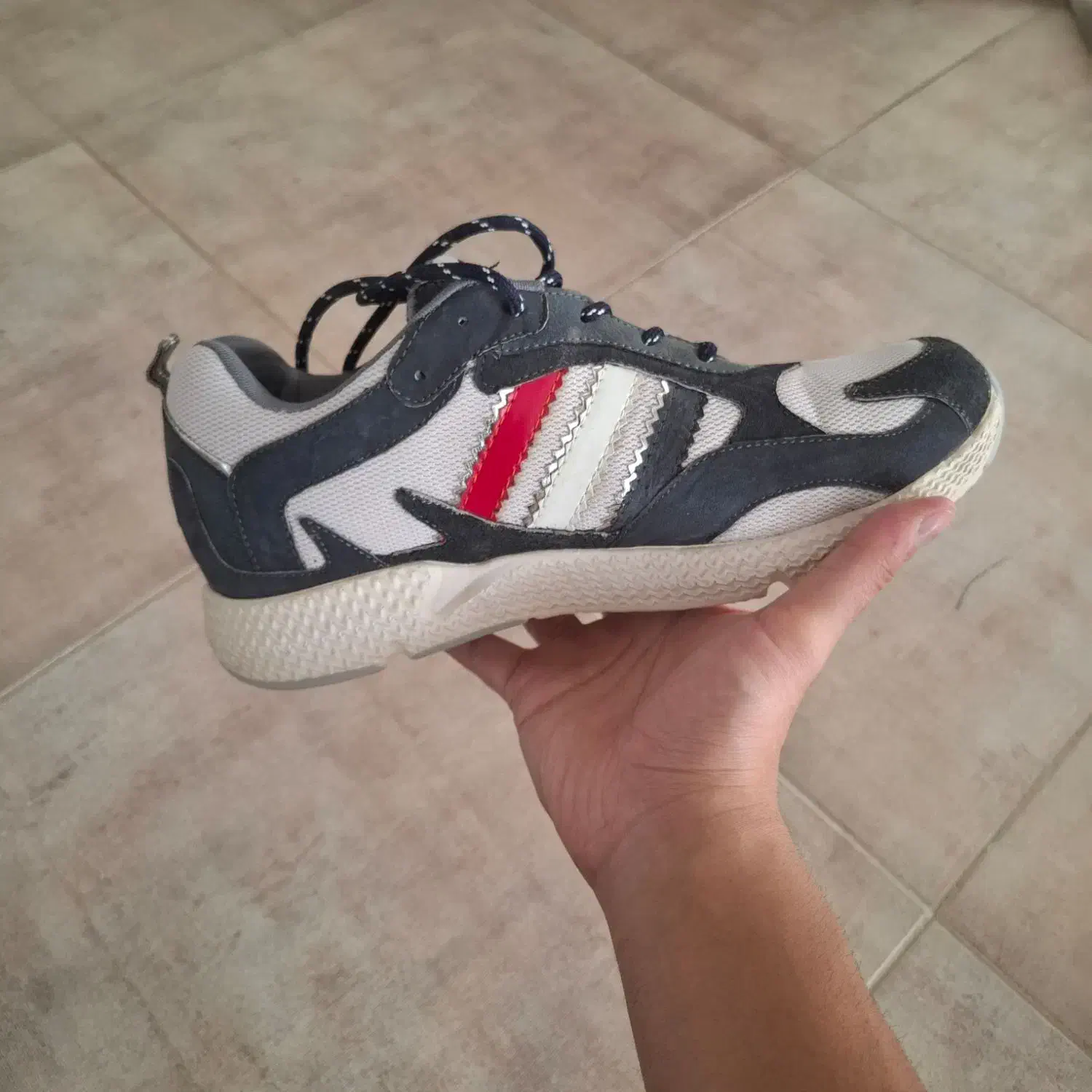 کفش آدیداس اصل|کیف، کفش، کمربند|یزد, |دیوار