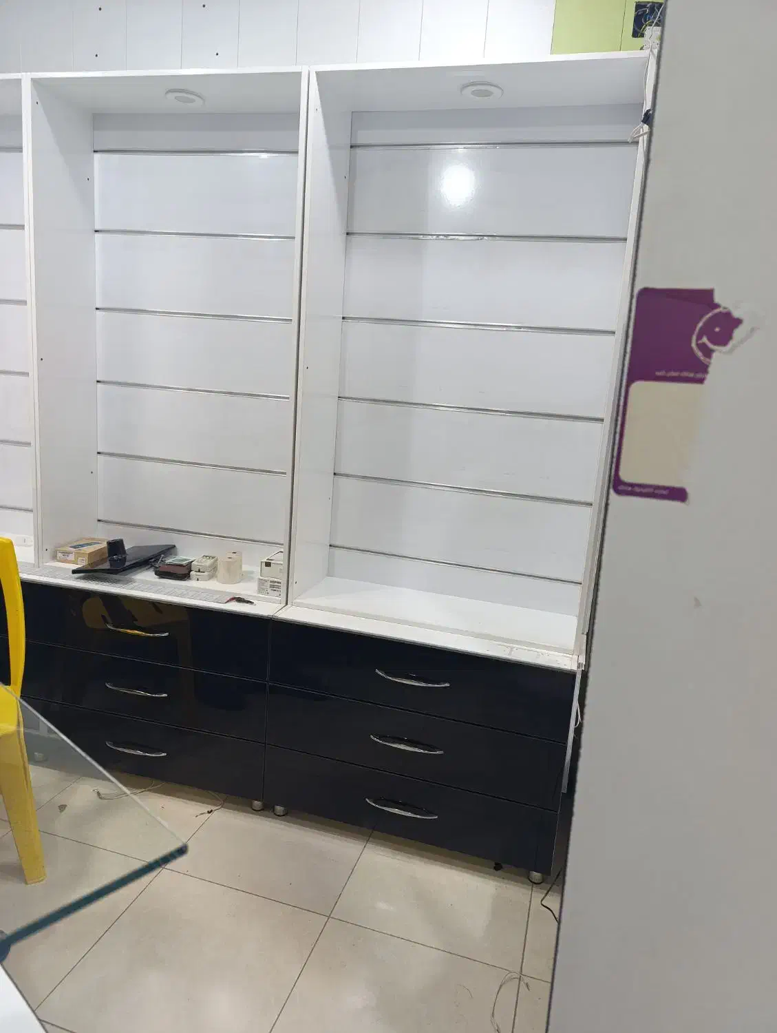 ویترین مغازه موبایل فروشی|فروشگاه و مغازه|ایلام, |دیوار