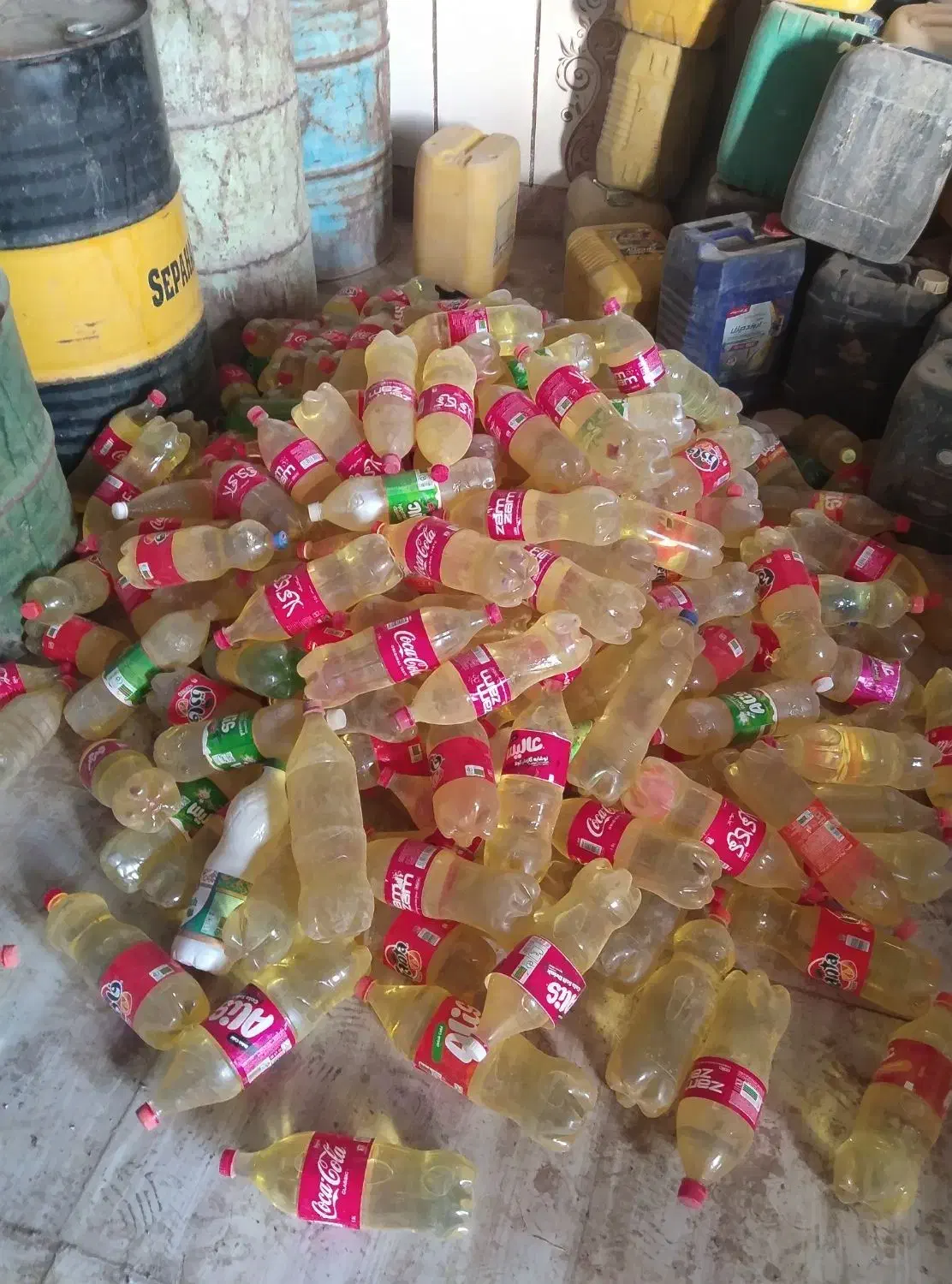 بطری نوشابه|ظروف نگهدارنده، پلاستیکی، یک‌بارمصرف|زابل, |دیوار