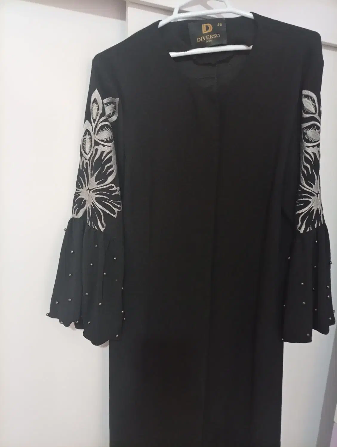 چندتا لباس پوشیده شده|لباس|پردیس, فاز ۶|دیوار