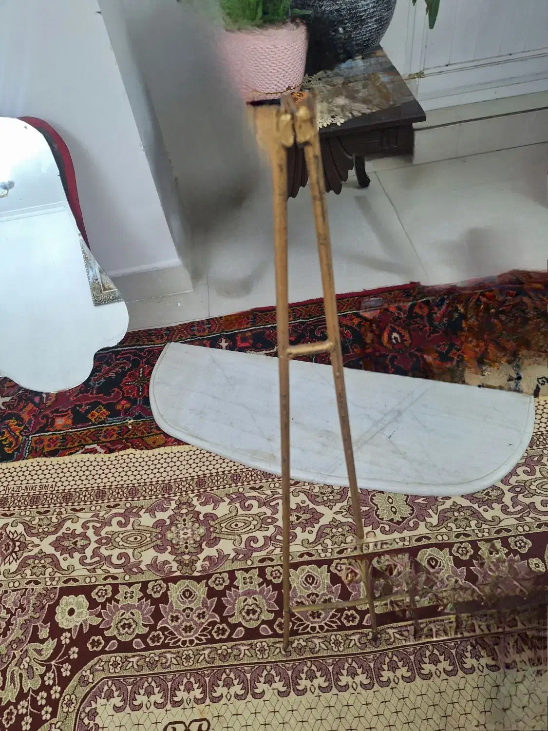 آینه ۶۳*۴۰ با پایه|مبلمان خانگی و میز عسلی|تبریز, |دیوار