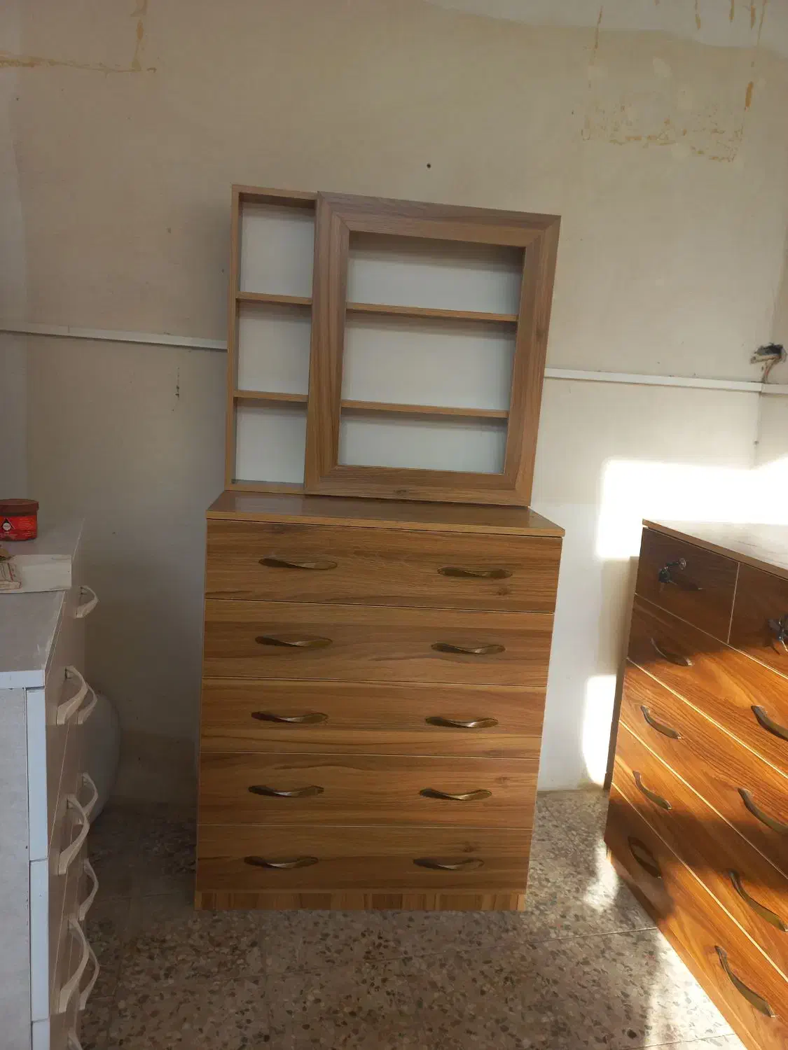 دراور|جاکفشی، کمد، دراور|کومله, |دیوار