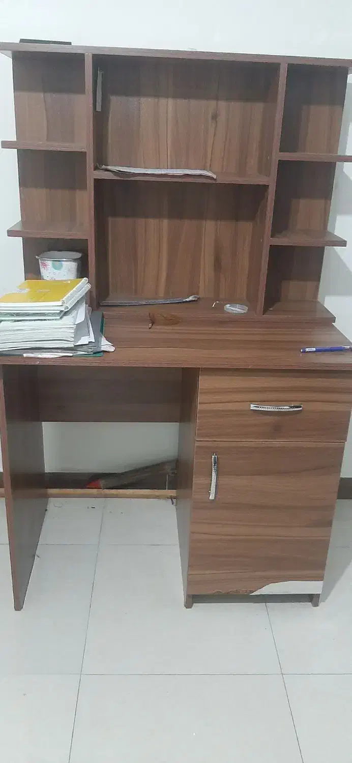 میز تحریر چوبی همراه با جاکتابی|میز تحریر و کامپیوتر|قائم‌شهر, |دیوار