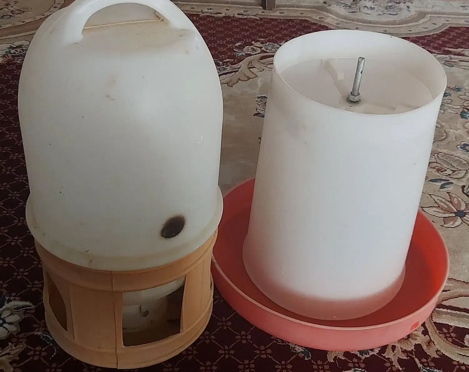 آبخوری و دان خوری و دانه مخصوص مرغ و خروس|لوازم جانبی حیوانات|شاهین‌شهر, کوی مهدیه|دیوار