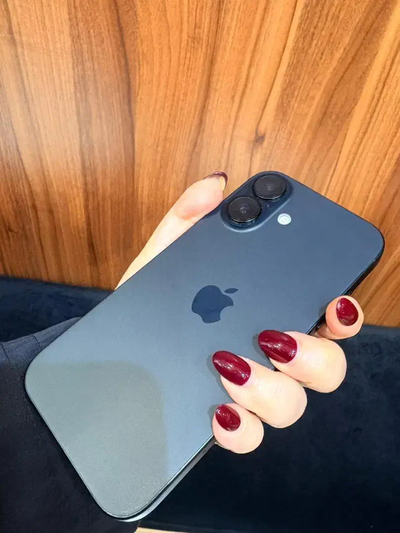 ایفون 16نرمال بسیار تمیز ۱۰ ماه گارانتی نقدواقساطی|موبایل|تهران, نصرت|دیوار