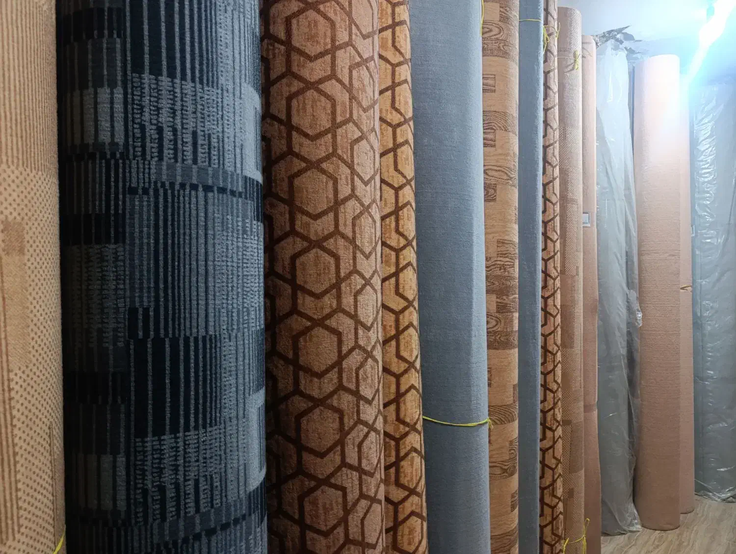 حراج موکت رنگارنگ فقط تا شب یلدا|موکت|شازند, |دیوار