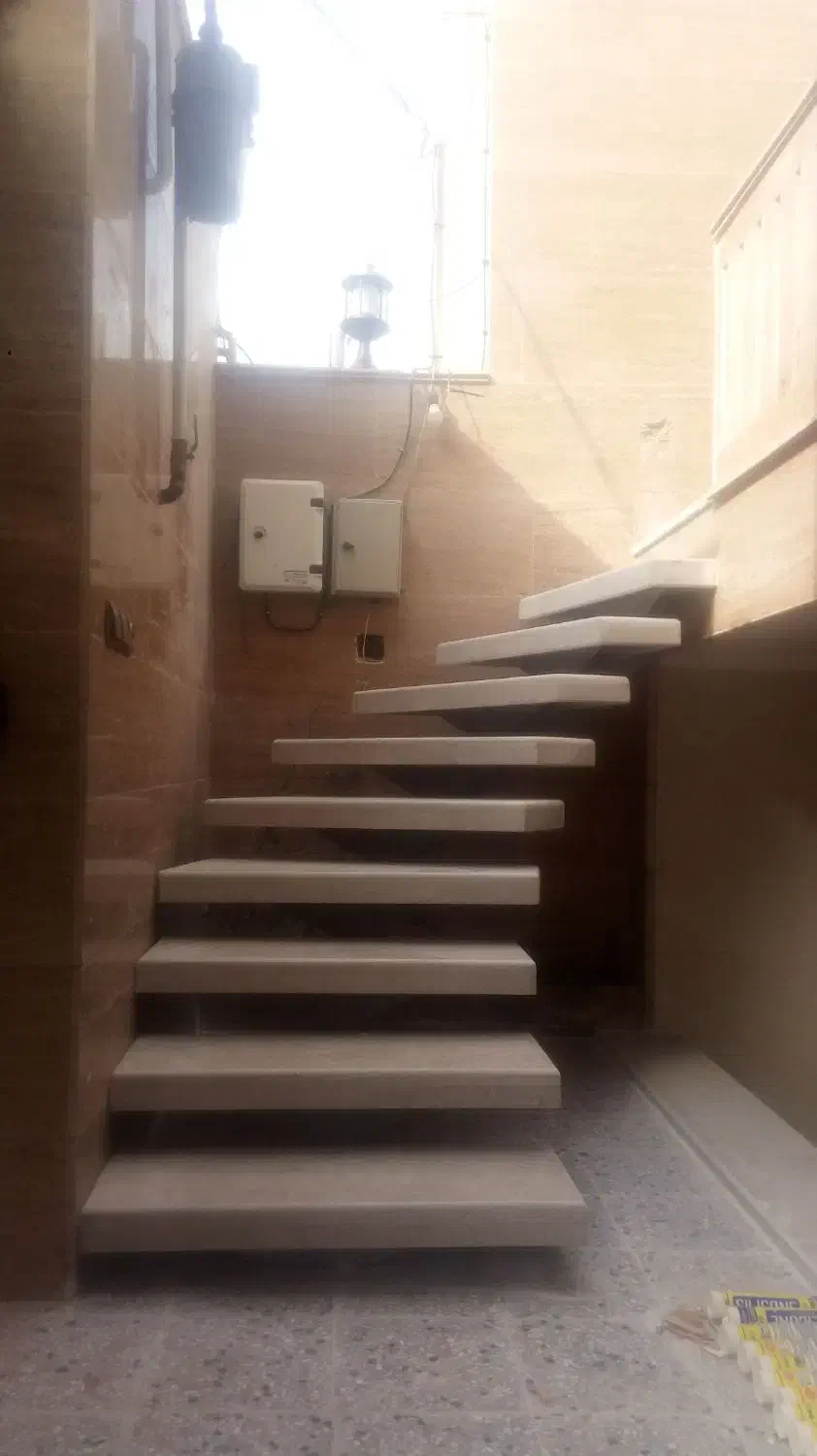 نصب پله گرد همراه با نصب سنگ|خدمات پیشه و مهارت|یزد, |دیوار