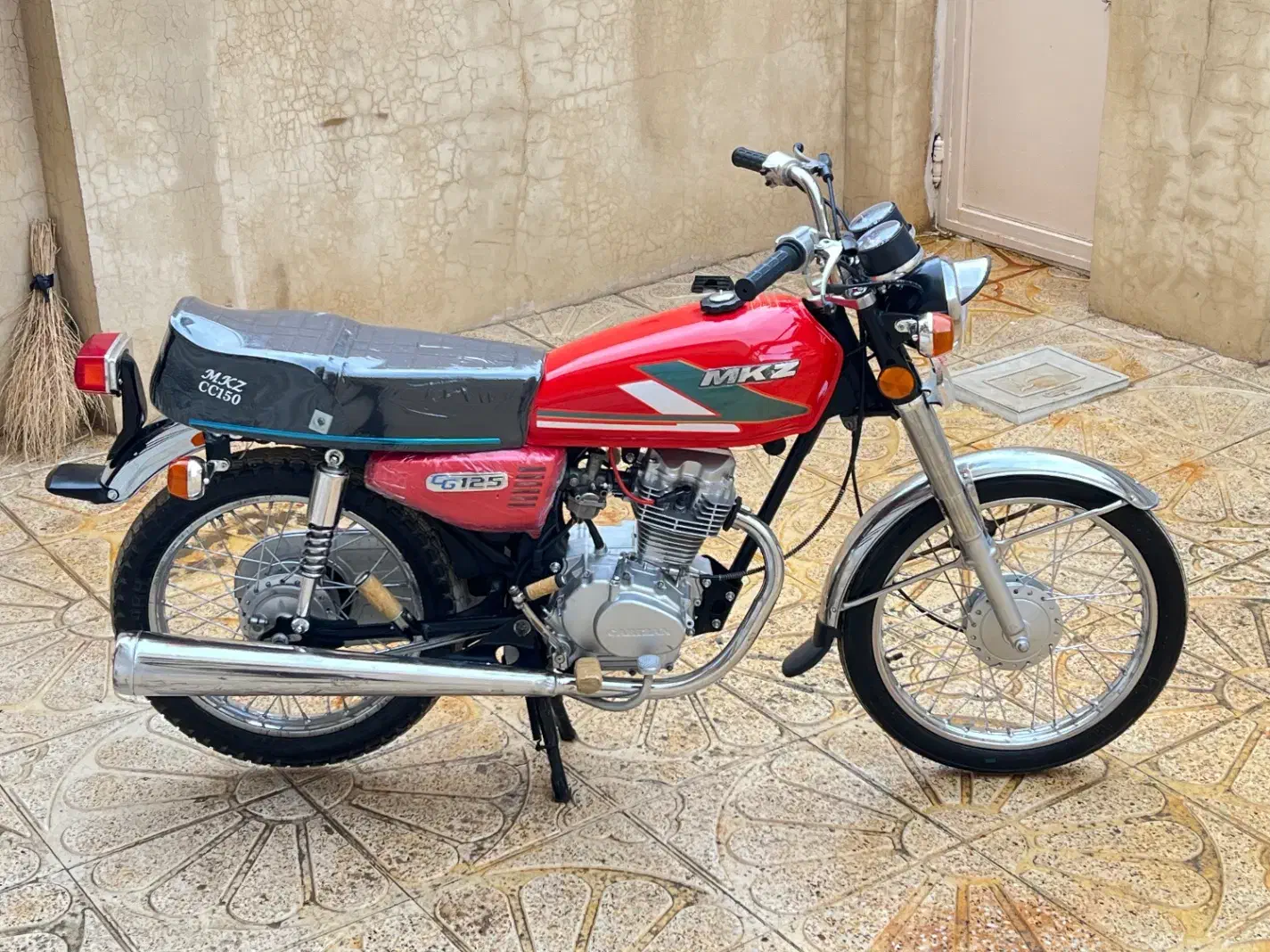 چراغ گرد عتیقه|موتورسیکلت|سقز, |دیوار