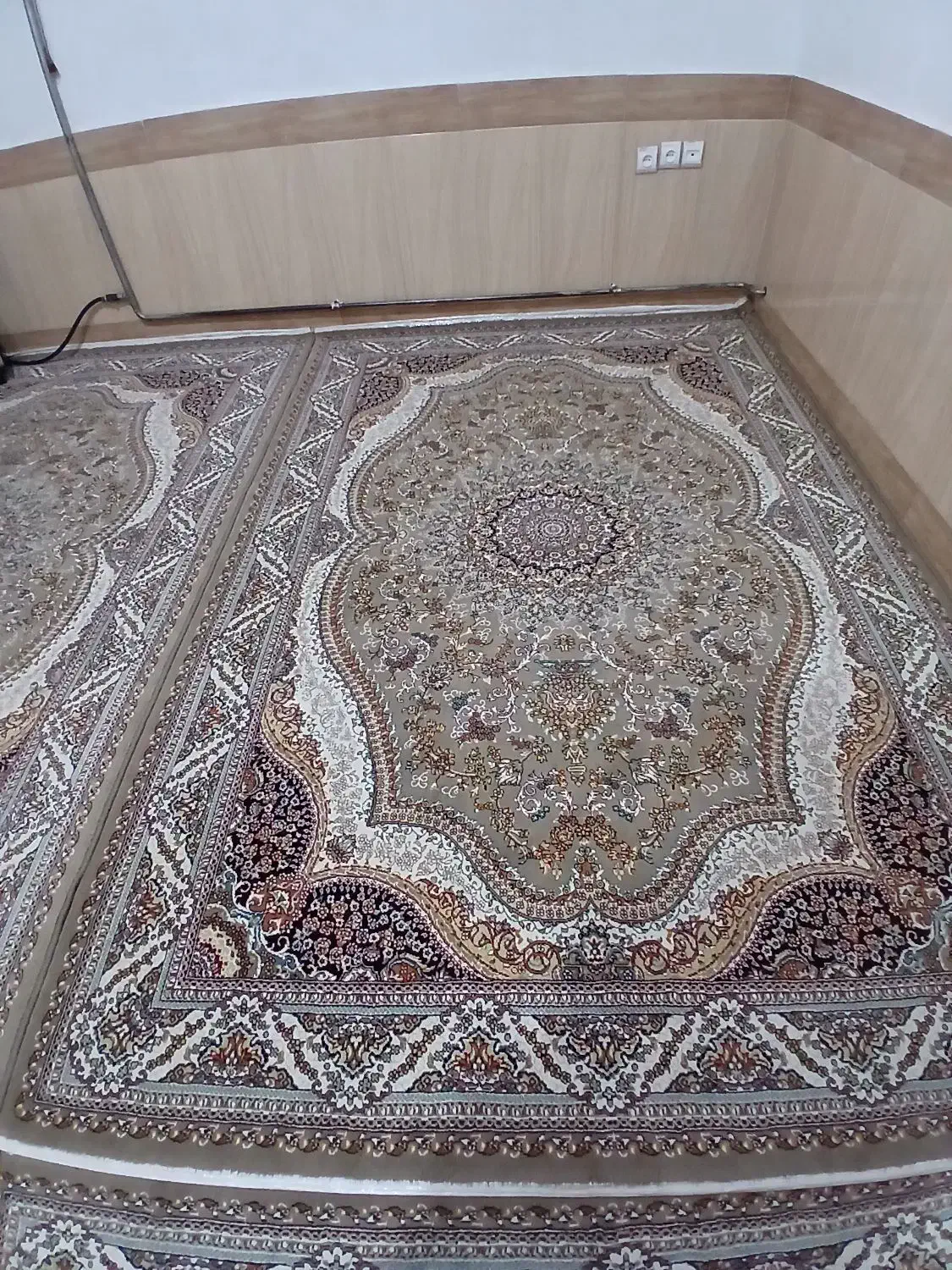 ۴ تخته فرش دو در سه گردوی|فرش|مهاباد (آذربایجان غربی), |دیوار