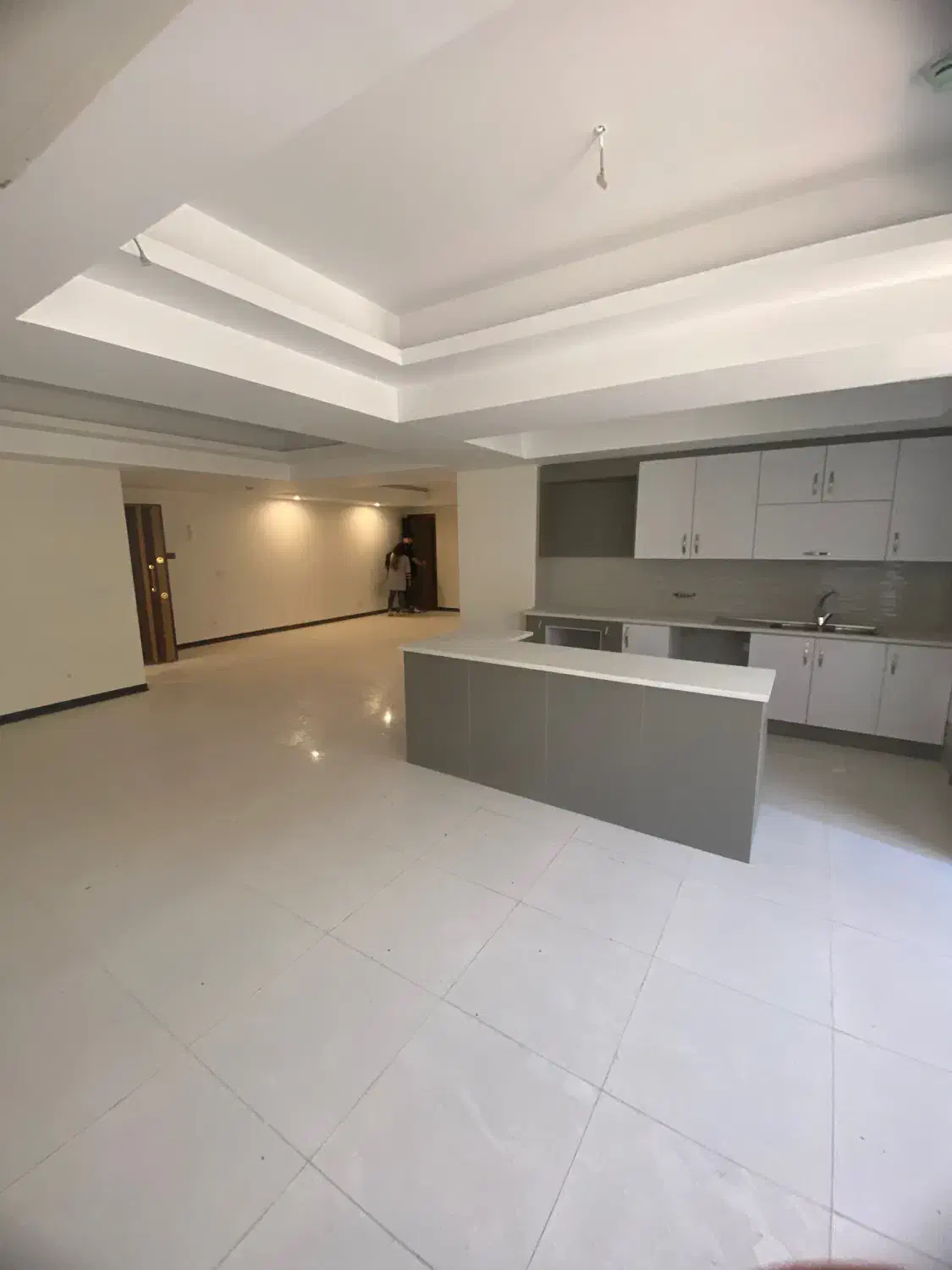 ۱۳۰ متر ۲ خواب قرارداد ۱۸ ماهه افق اکباتان