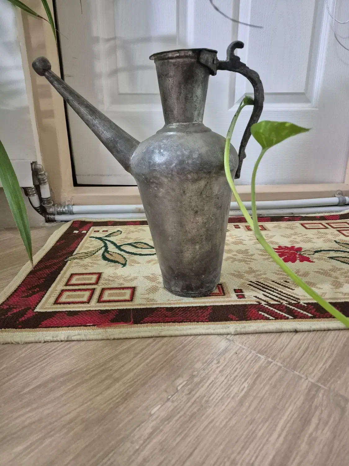 آفتابه مسی|کلکسیون اشیاء عتیقه|نیشابور, شهرک بهداری|دیوار