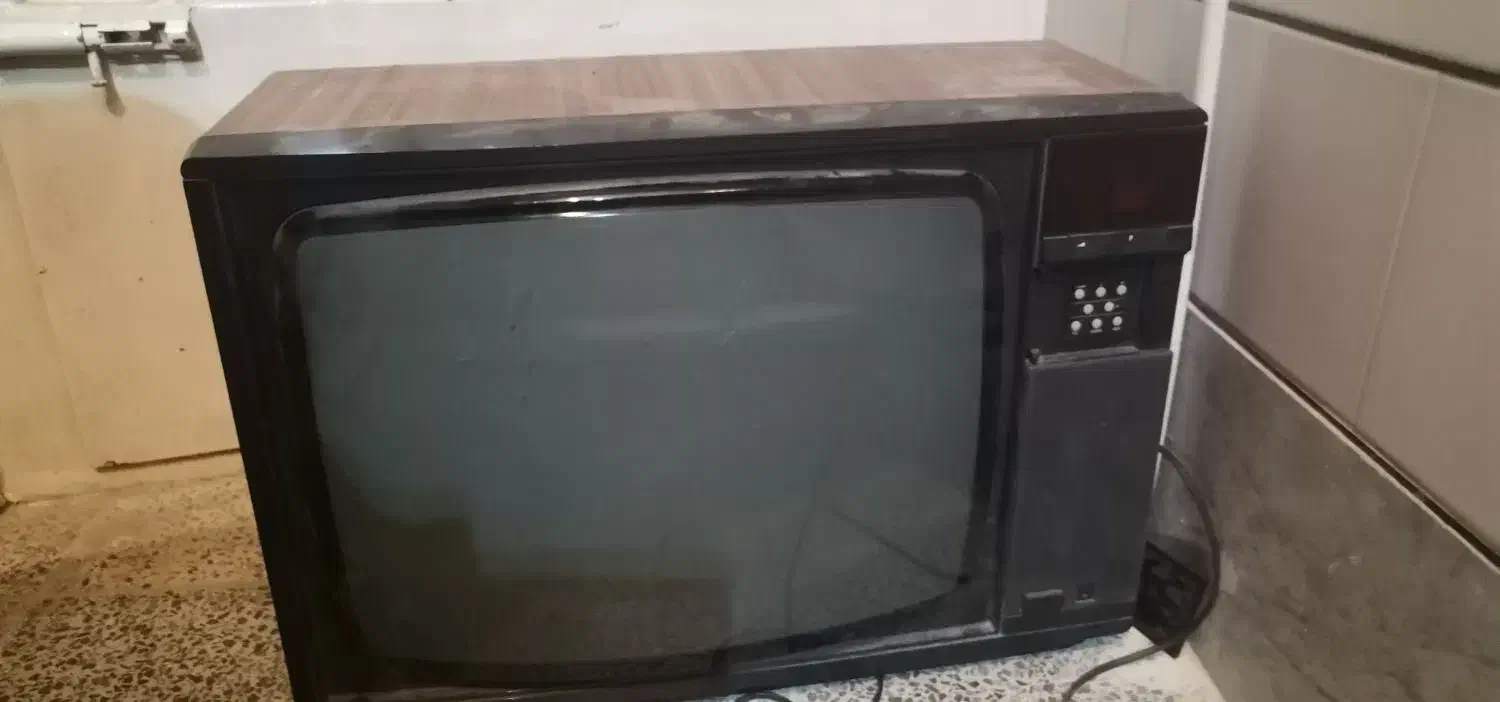 تلویزیون پارس قدیمی سالم|تلویزیون و پروژکتور|خمینی‌شهر, |دیوار