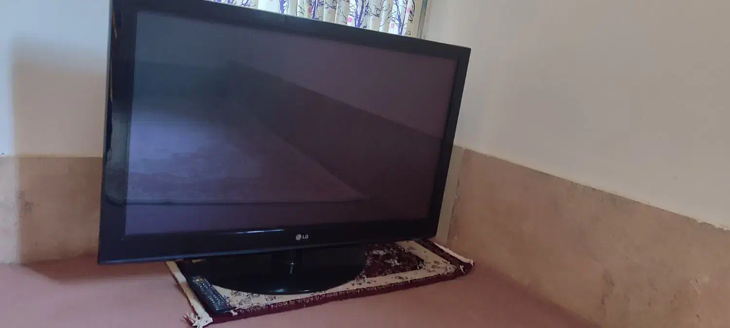تلویزیون الجی 42|تلویزیون و پروژکتور|اراک, |دیوار