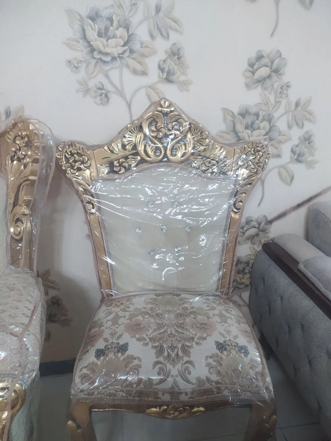 مبل سلطنتی|مبلمان خانگی و میز عسلی|شیراز, میانرود|دیوار