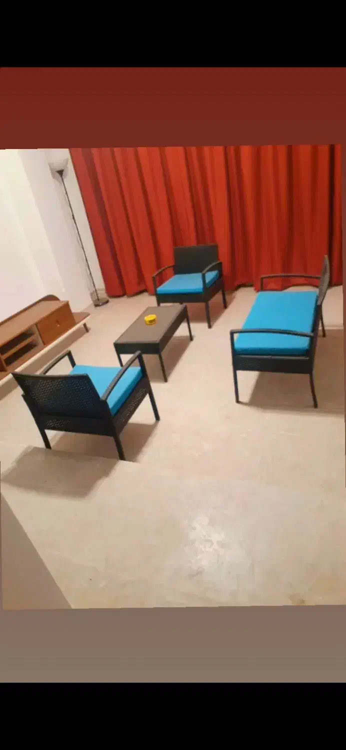 مبل 4 نفره خیلی زیبا و شیک خارجی با میز|مبلمان خانگی و میز عسلی|قشم, |دیوار