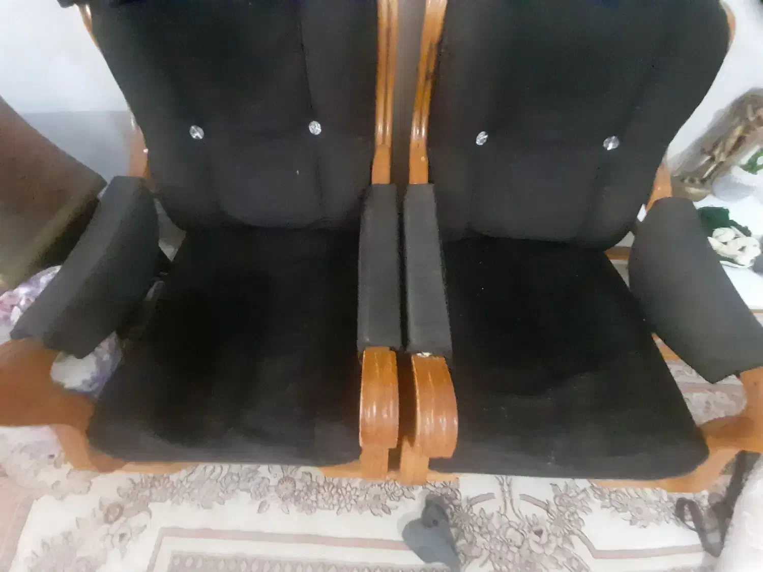 مبل نیاز به تعمیر|مبلمان خانگی و میز عسلی|رشت, معلولین|دیوار