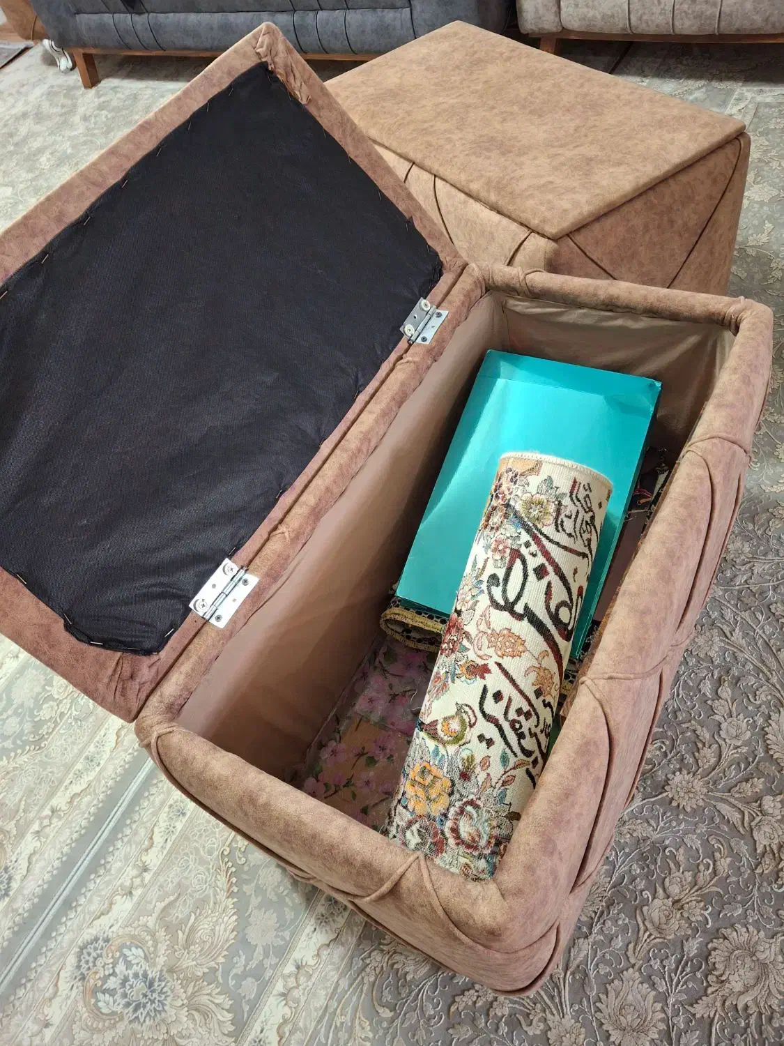 جلو مبلی ۵ تیکه پارچه ای پاف دست ساز نو|مبلمان خانگی و میز عسلی|رشت, حمیدیان|دیوار
