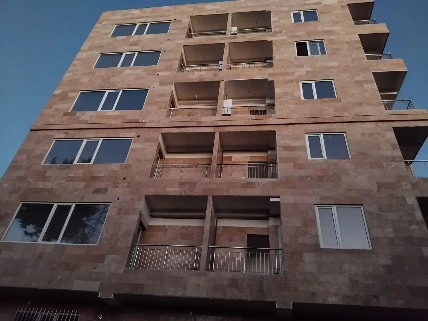 واحد خشک در شهر سرکان|فروش آپارتمان|تویسرکان, |دیوار