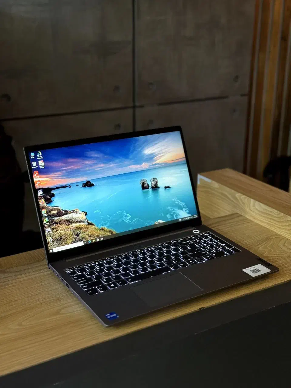 لپتاپ بدنه فلزی لنوو درحد آکبند/اقساطی/بازنشستگان|رایانه همراه|تبریز, |دیوار