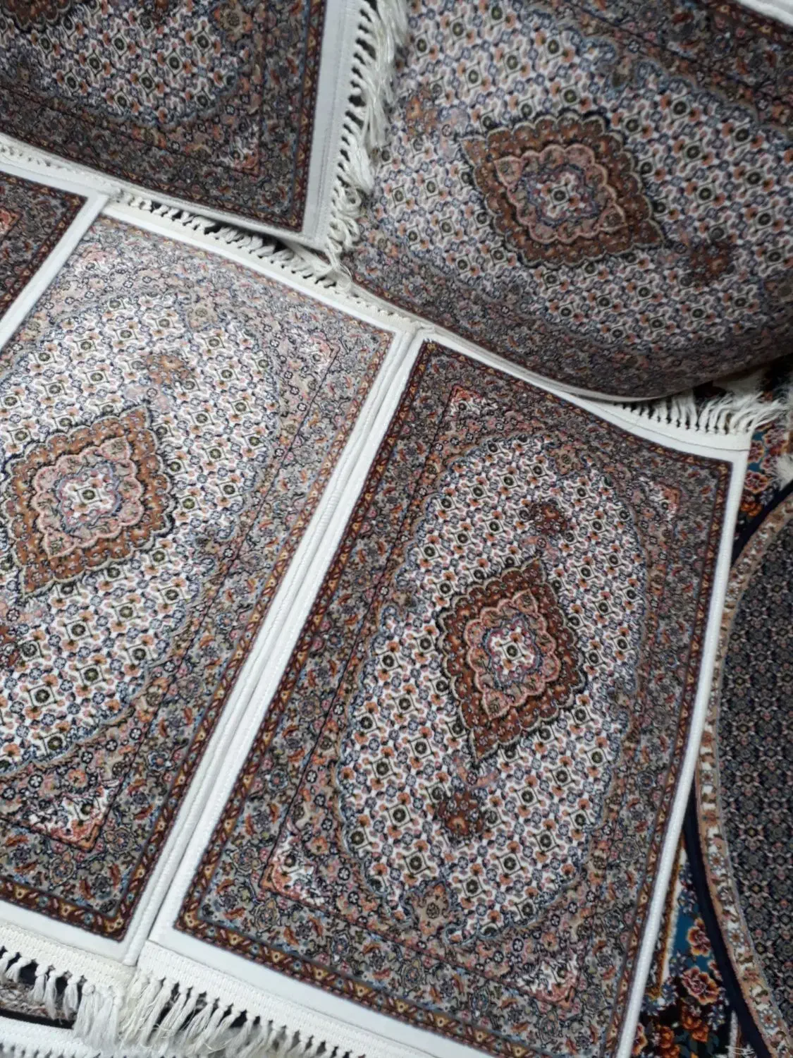 فرش ماهی پادری برجسته گل ماهی خوی فوق اعلا|پادری|تبریز, |دیوار