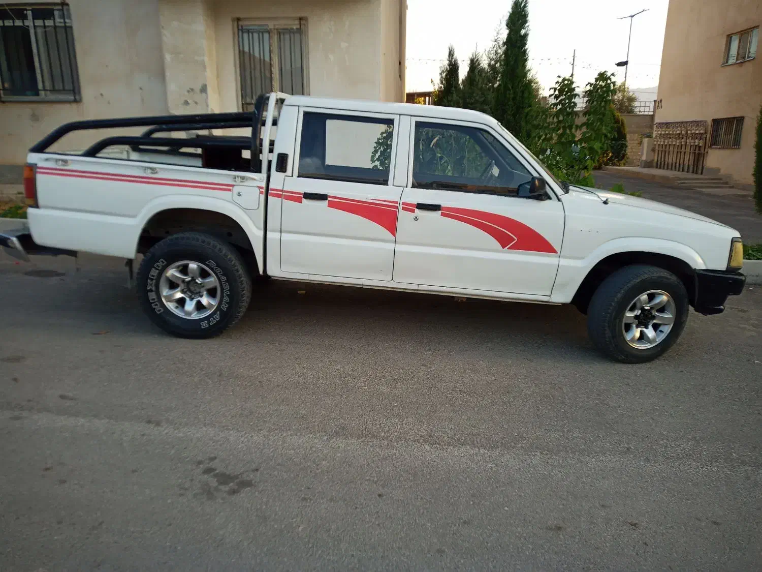 وانت میتسوبیشی مزدا ژاپنی کمک دار 2600|خودرو سواری و وانت|شیراز, لاله|دیوار