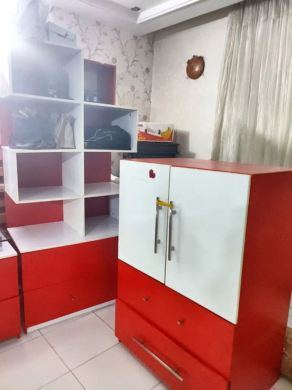 کمد|جاکفشی، کمد، دراور|مشهد, چهارچشمه|دیوار