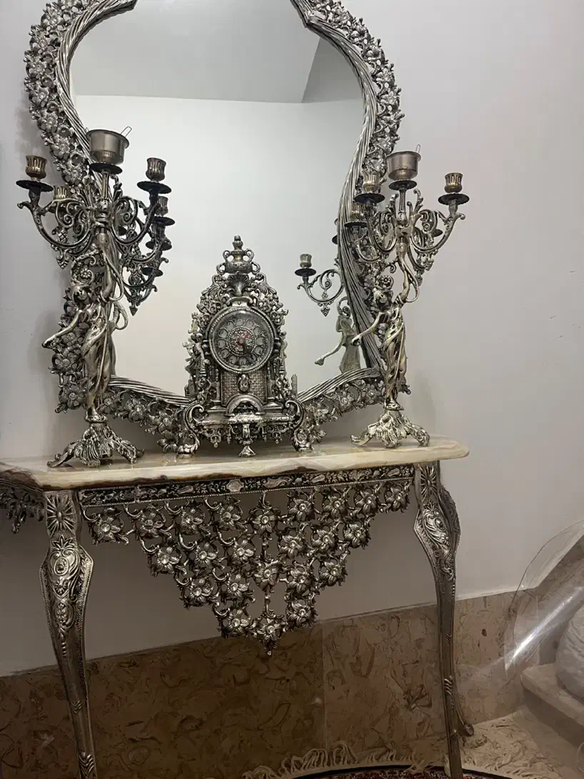 اینه و کنسول وشمعدانی و ساعت طرح برنز|بوفه، ویترین، کنسول|کرمانشاه, |دیوار