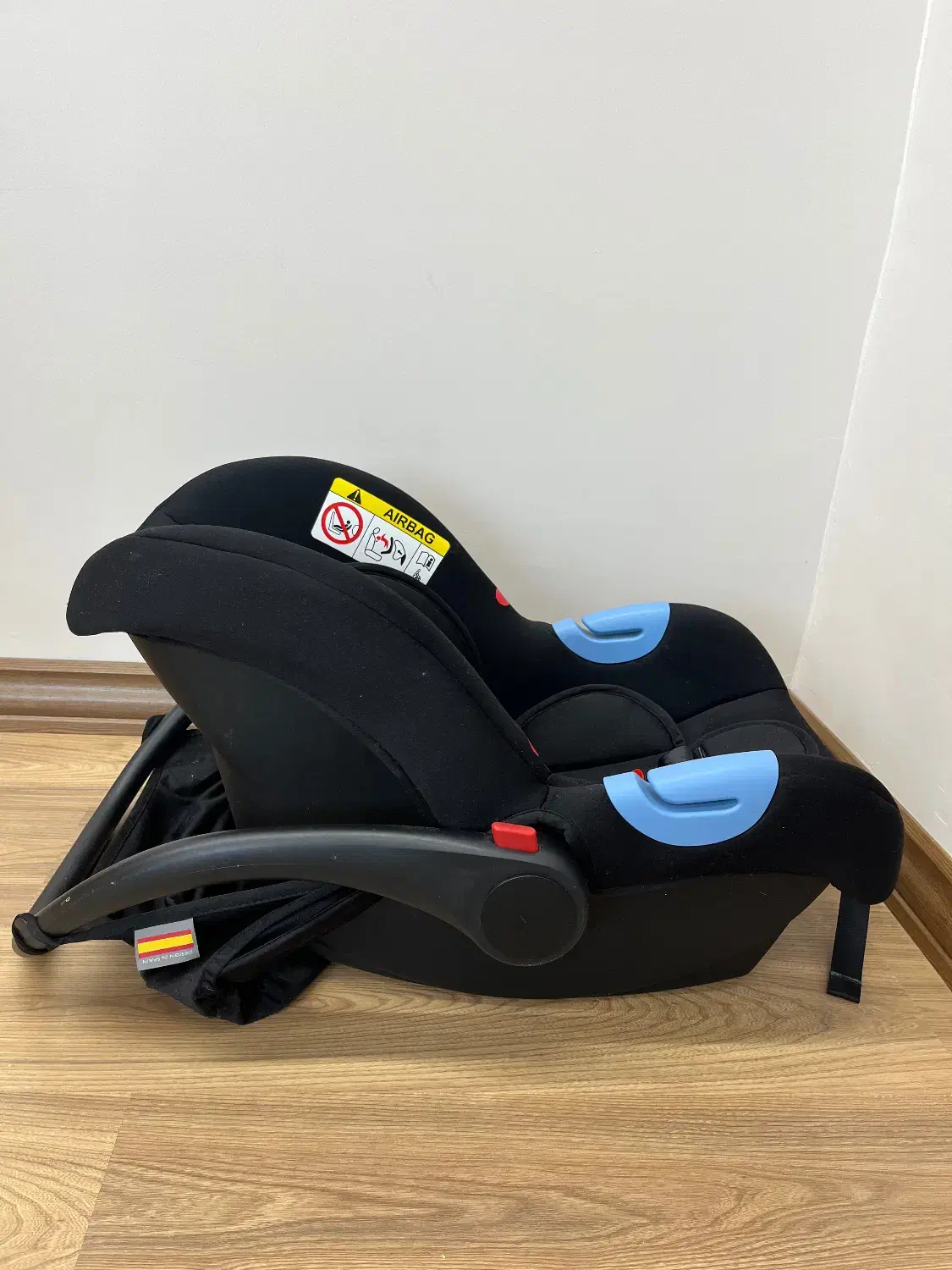 کریر Seville|کالسکه و لوازم جانبی|کرج, ساسانی (قلمستان)|دیوار