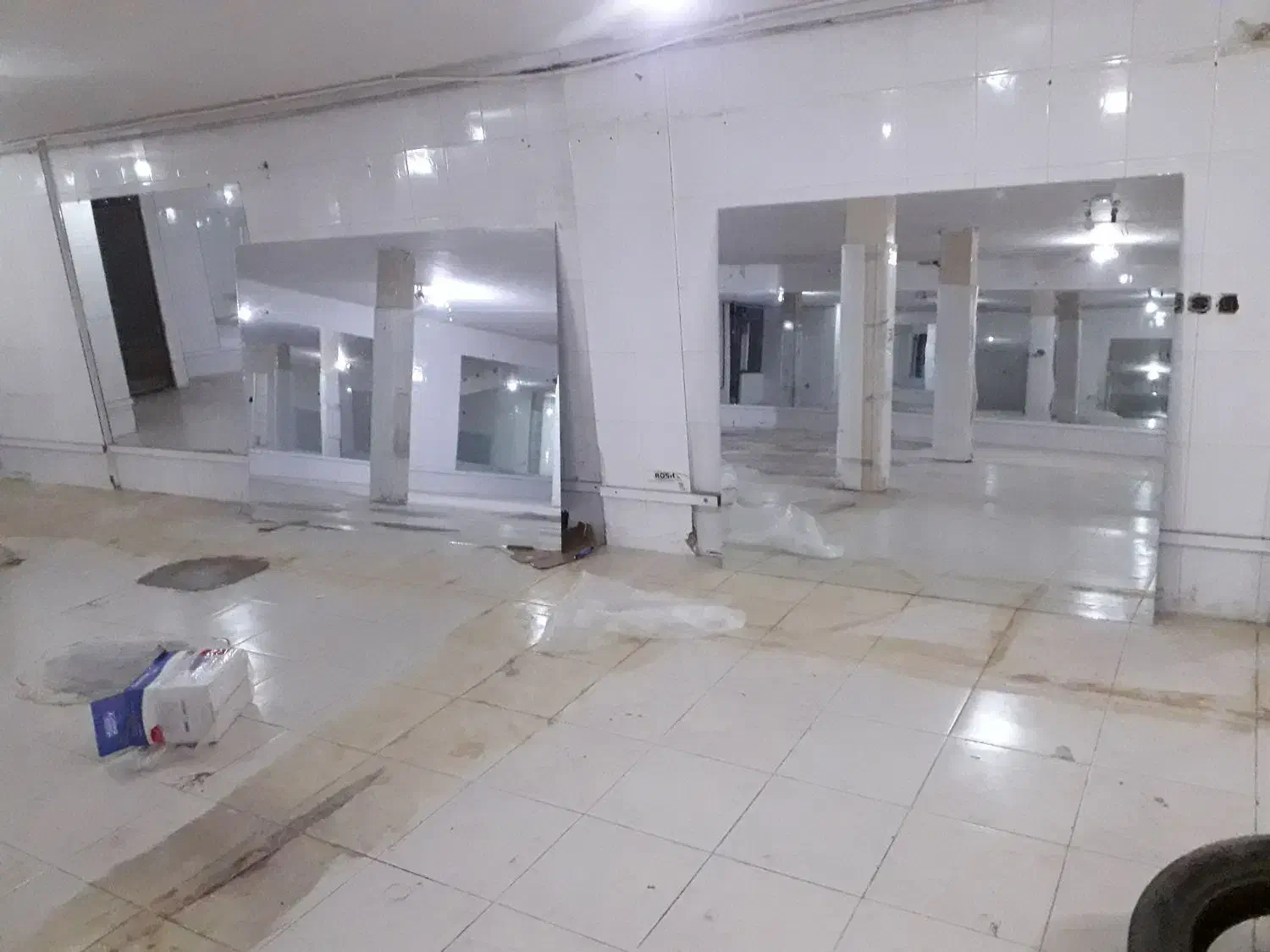 اینه بزرگ باشگاه|آینه|بجنورد, |دیوار