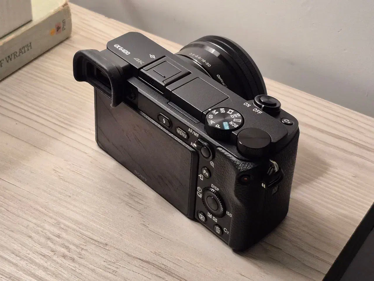 دوربین سونی آلفا ۶۴۰۰ زیر ۲۵۰۰ شات|دوربین عکاسی و فیلم‌برداری|رشت, نیکمرام|دیوار