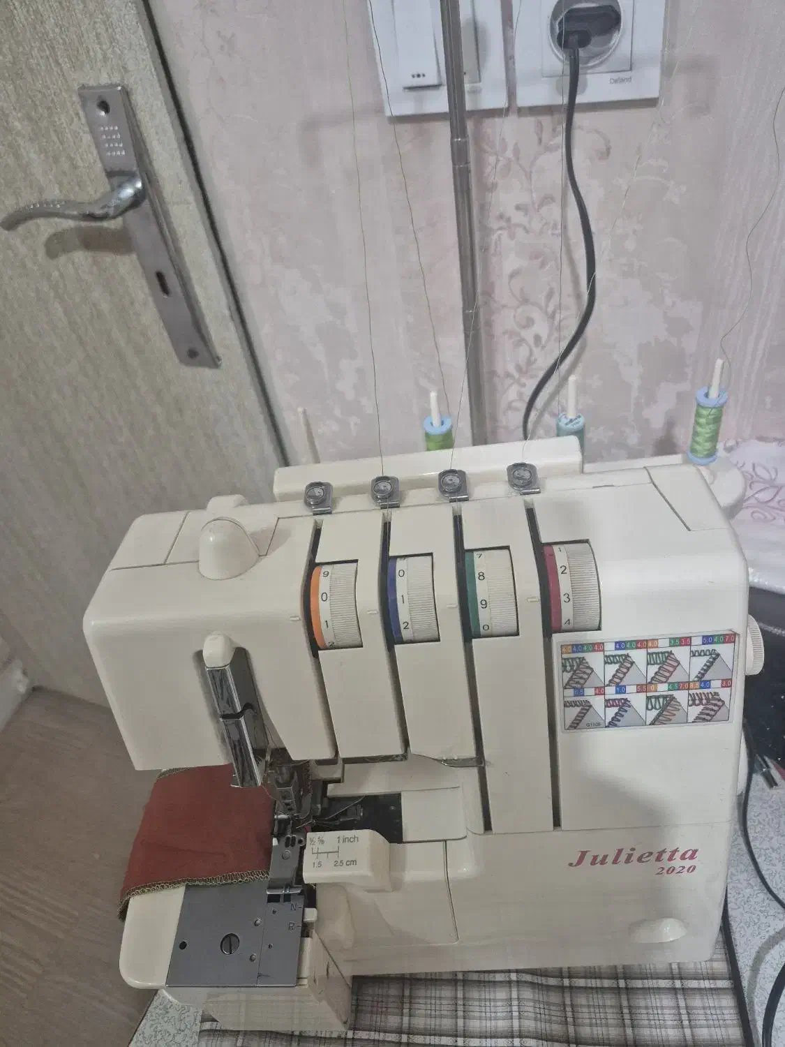 چرخ سردوز ژولیتا|چرخ خیاطی و ریسندگی|تهران, نازی‌آباد|دیوار