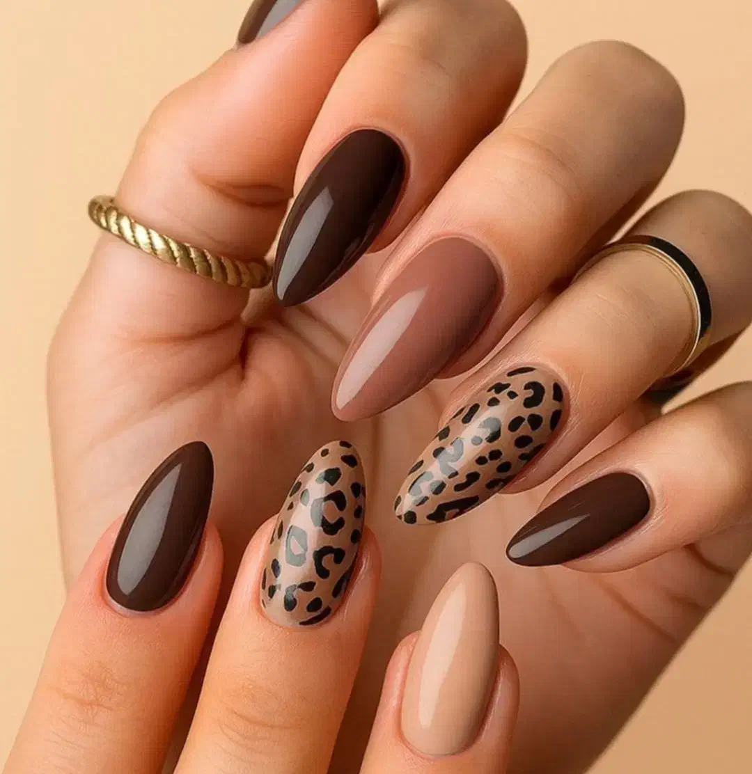 خدمات کاشت ناخن کاشت مژه میکرو ابرو پرسینگ|خدمات آرایشگری و زیبایی|سنندج, |دیوار