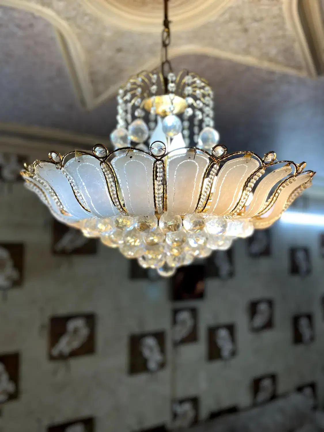 لوستر تمام کریستال|لوستر و چراغ آویز|اسلام‌شهر, باغ فیض|دیوار