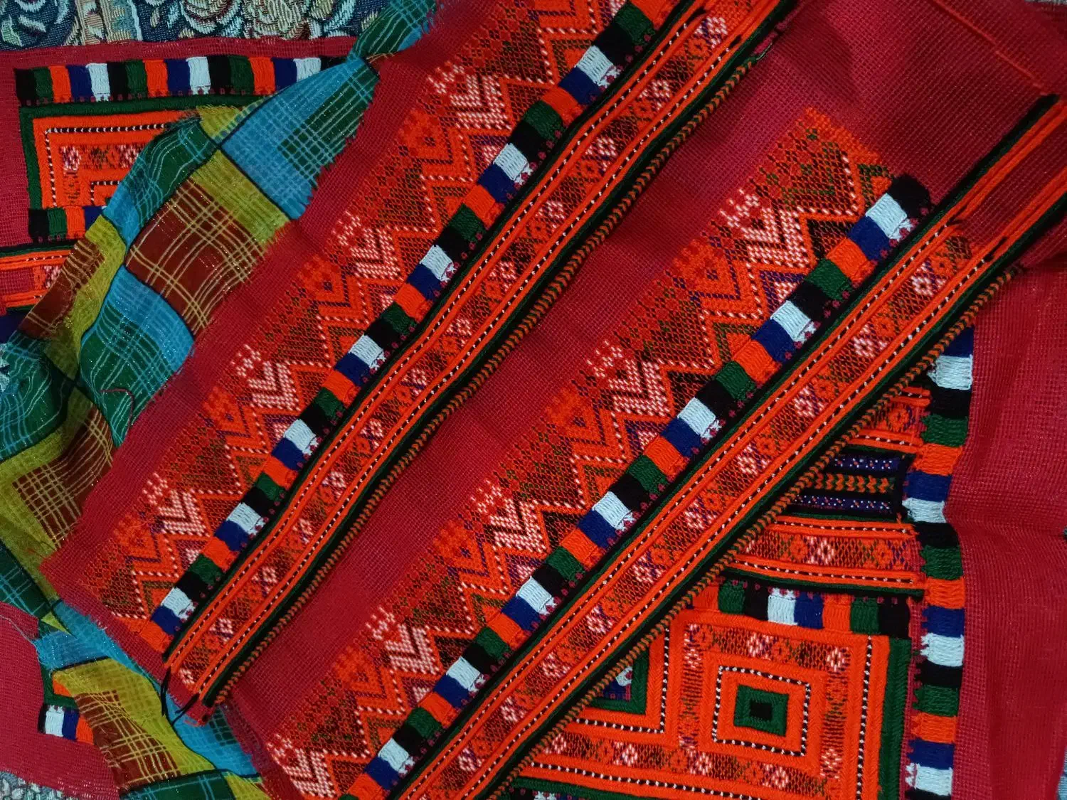 سلام گونی هستن|لباس|سراوان, |دیوار