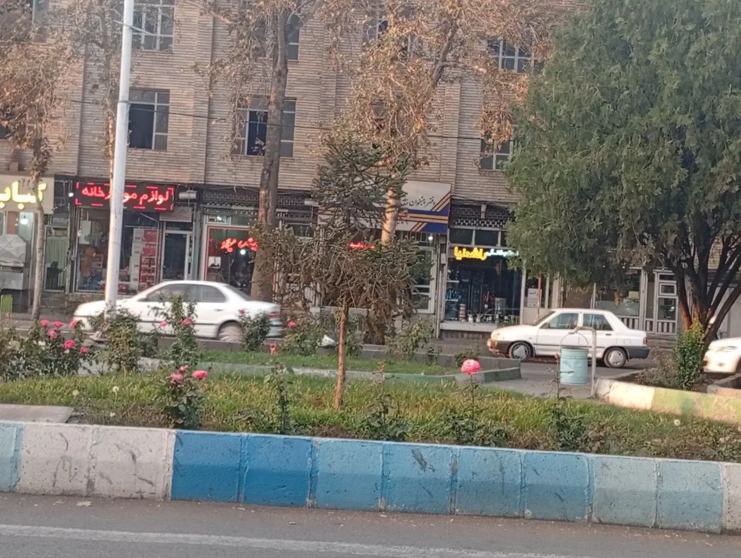 اجاره مغازه میدان ولیعصر|اجارهٔ مغازه و غرفه|خوی, |دیوار