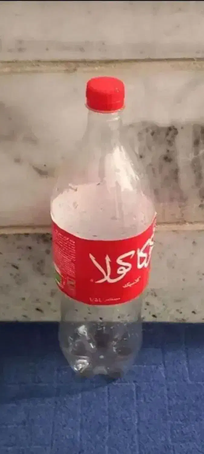 بطری خالی نوشابه و آبمعدنی|ظروف نگهدارنده، پلاستیکی، یک‌بارمصرف|بیرجند, |دیوار