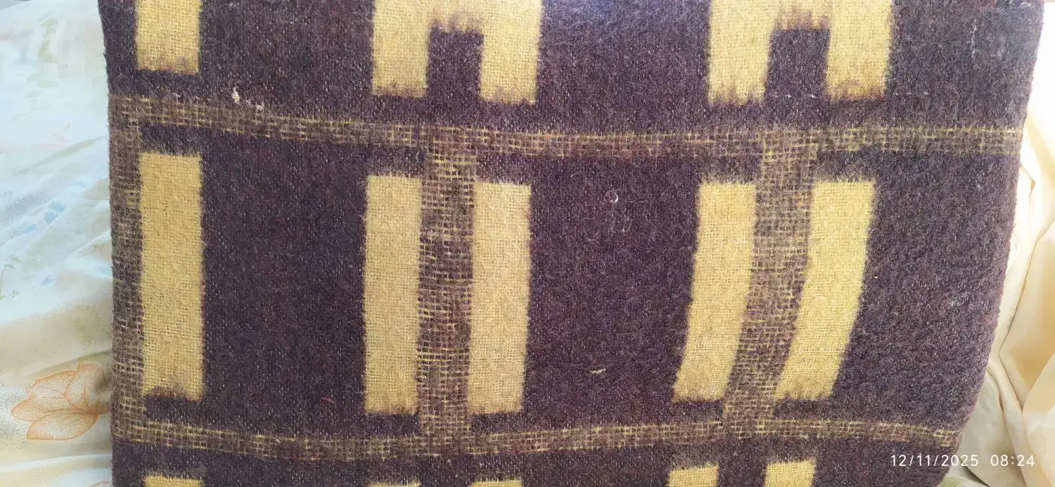 پتو نمدی لحاف وتشک|رختخواب، بالش، پتو|خمینی‌شهر, |دیوار