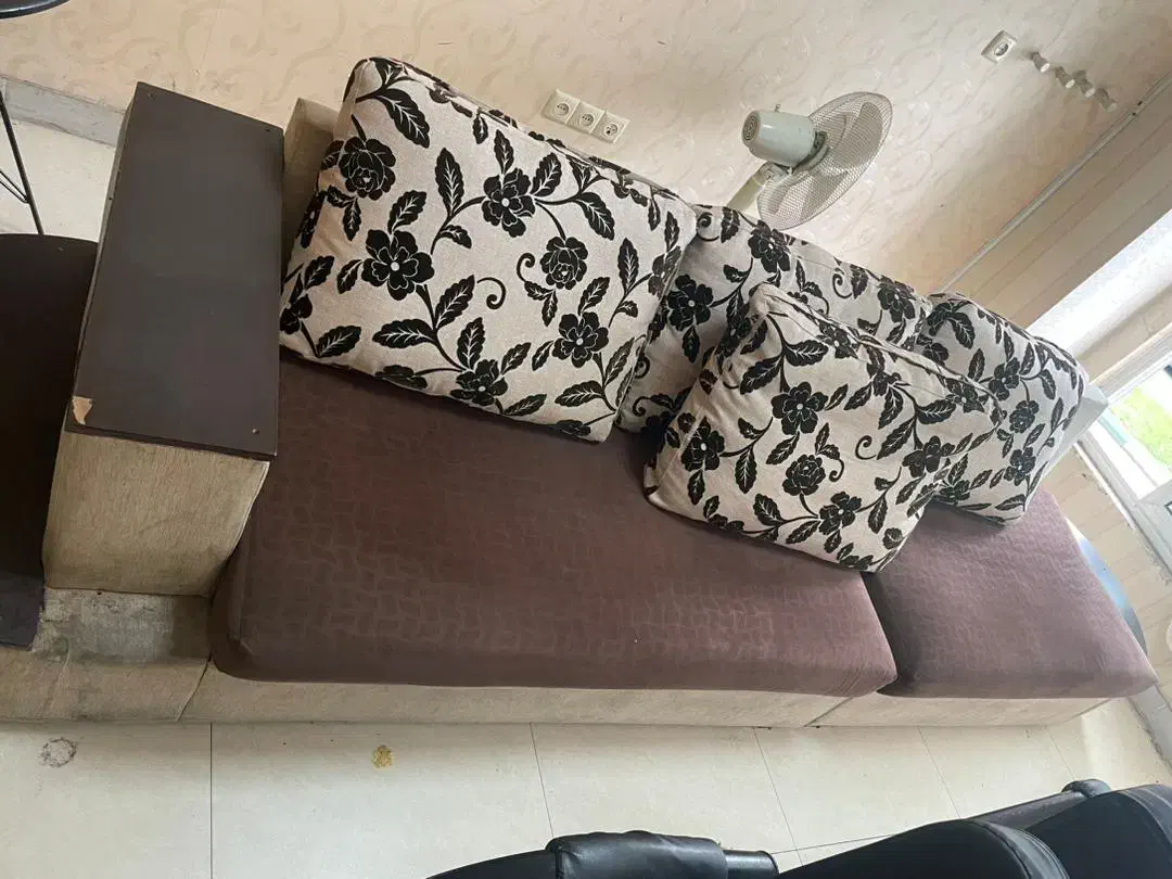 مبلمان ۵نفره|مبلمان خانگی و میز عسلی|رشت, معلم|دیوار