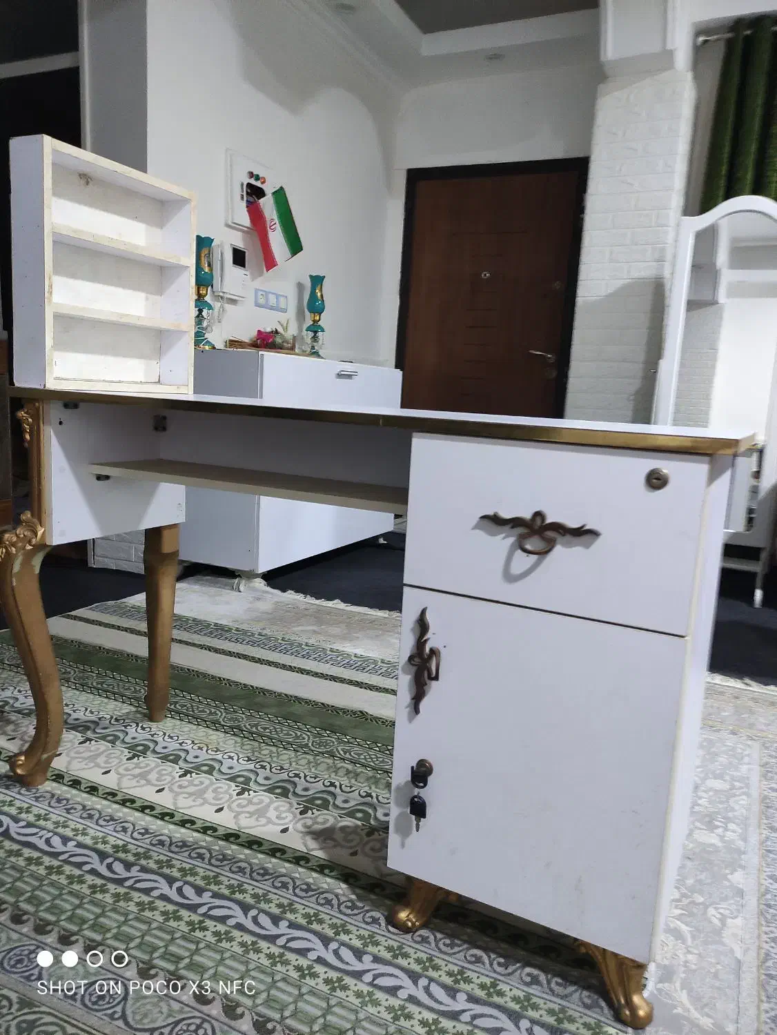 فروش تعدادی محصولات چوبی و سالنی|آرایشگاه و سالنهای زیبایی|اهواز, شهرک حفاری|دیوار