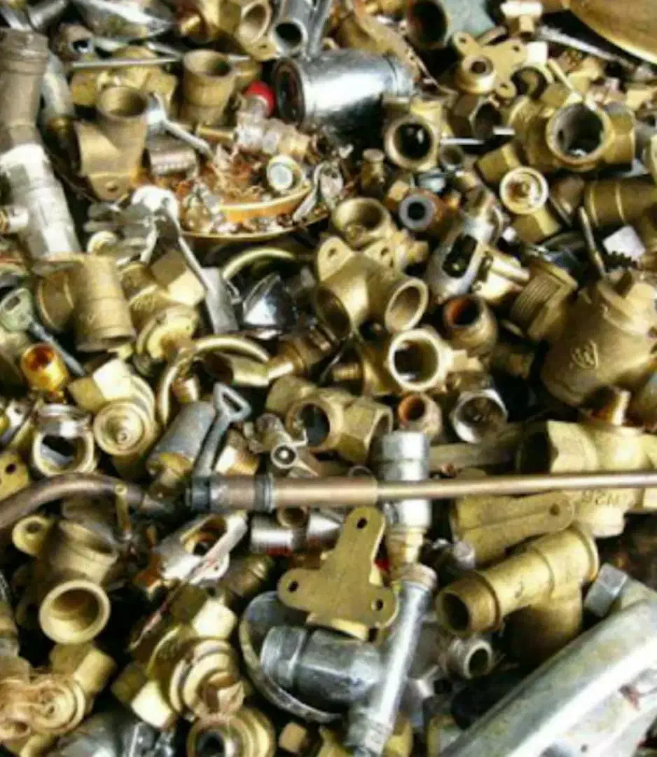 ضایعات کارتن وکتاب کاغذوآهن آلات وپلاستیک|عمده‌فروشی|تبریز, |دیوار