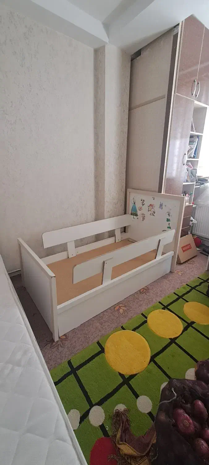 تخت خواب ۱۶۰ ×۸۰|تخت و صندلی بچه|ارومیه, |دیوار
