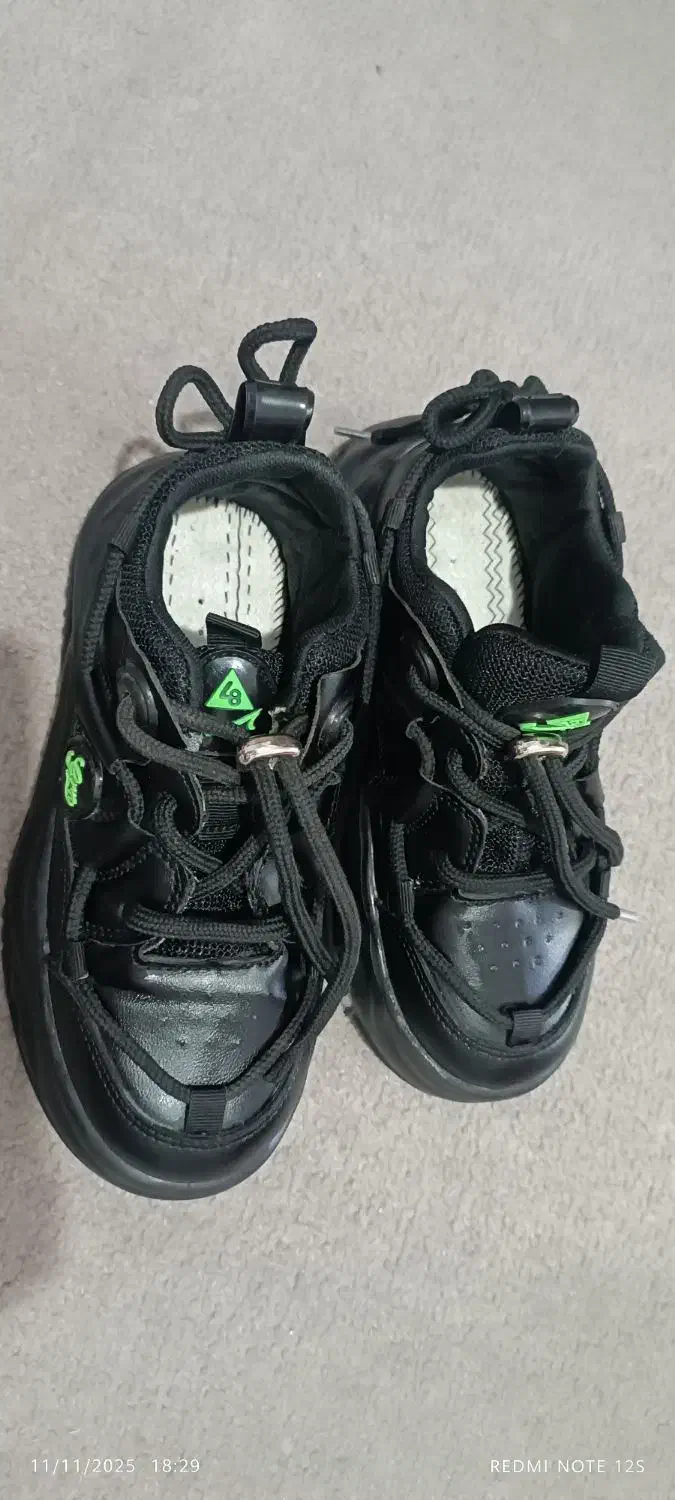 کفش اسپرت بچگانه|کفش و لباس بچه|بروجرد, |دیوار