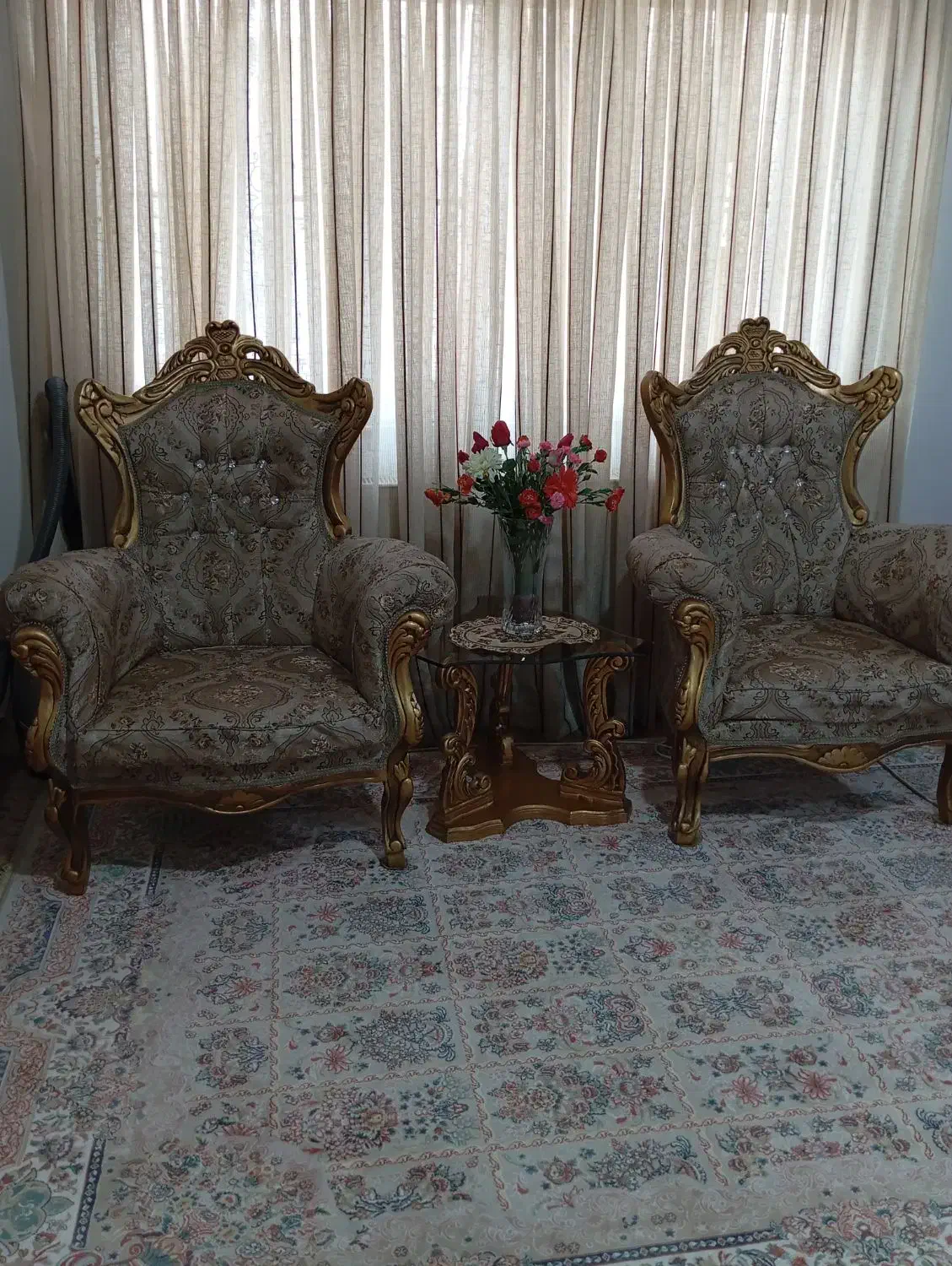 مبل استیل ۹ نفره همراه جلو مبلی و ۲ عدد میز عسلی|مبلمان خانگی و میز عسلی|رشت, دیانتی|دیوار