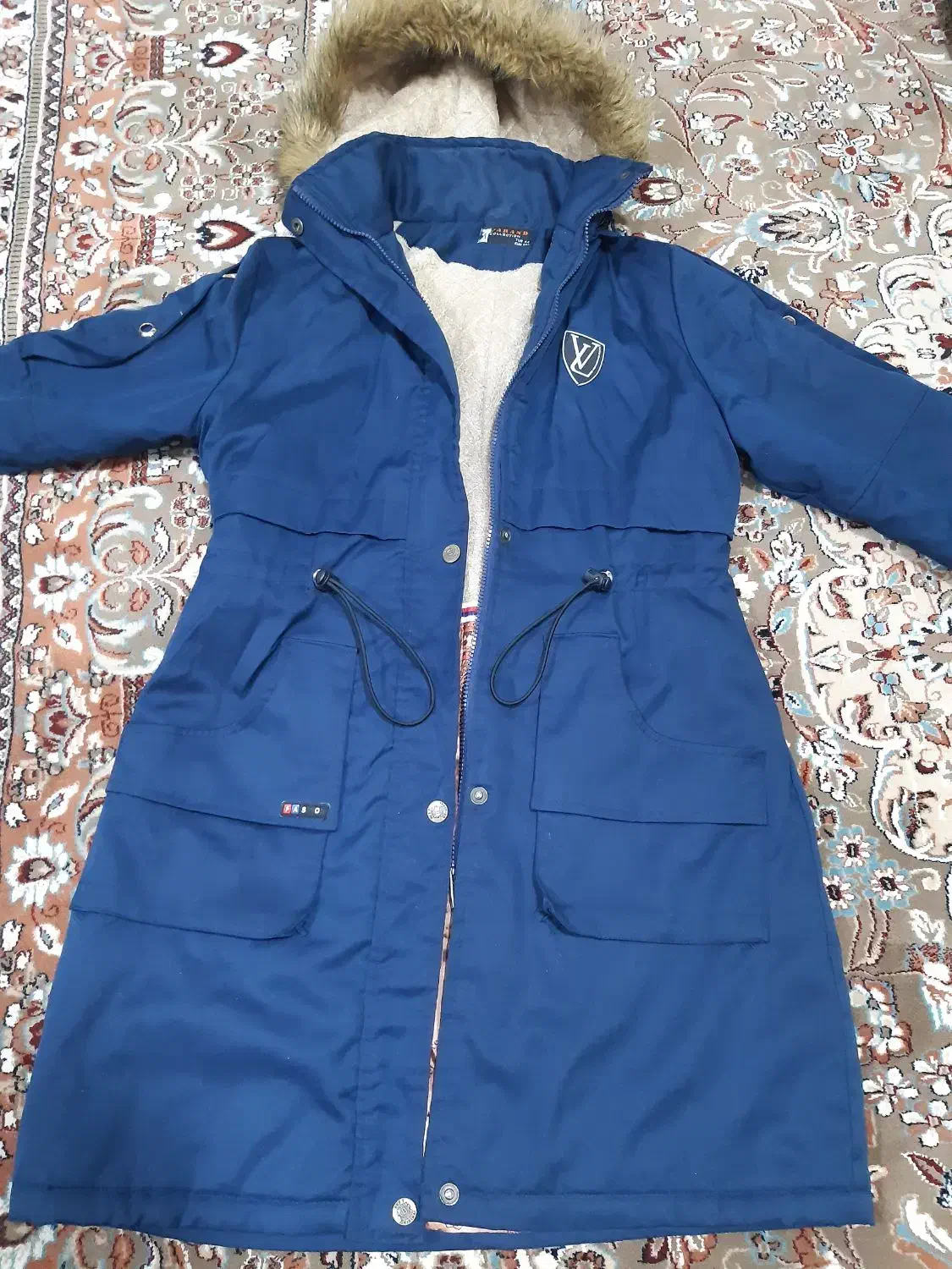 تعدادی کاپشن و لباس پاییزی|لباس|میانه, |دیوار