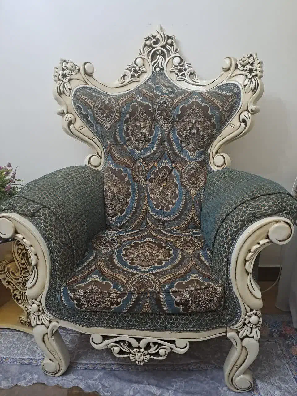 فروش مبل۹نفر سلطنتی در حد نو چور خالص به شرط|مبلمان خانگی و میز عسلی|تهران, تولید دارو|دیوار