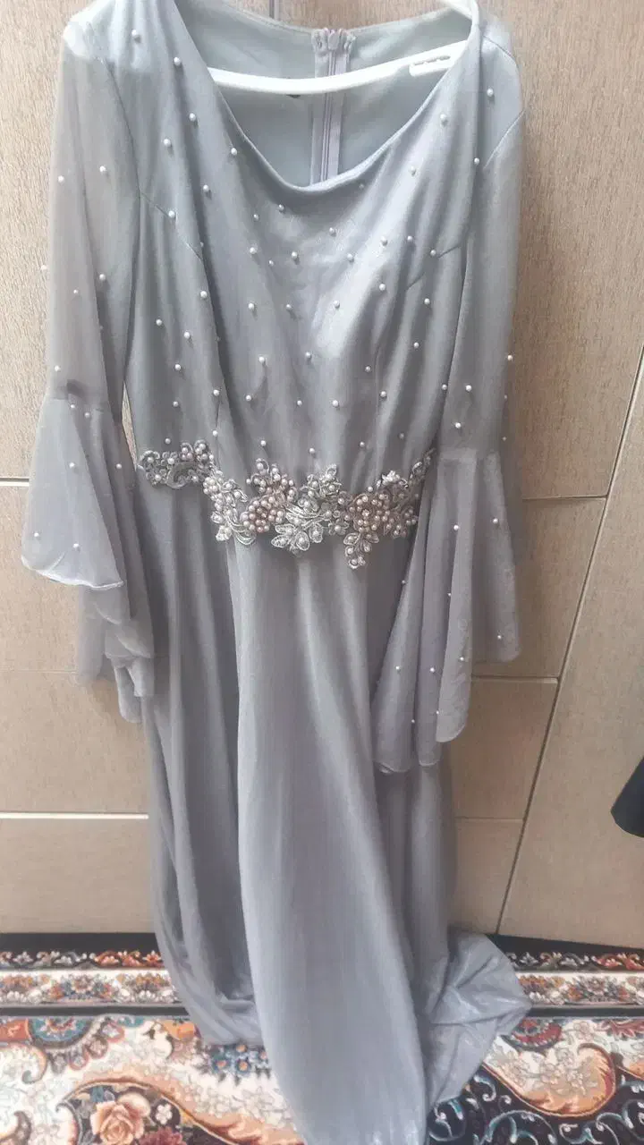 لباس مجلسی|لباس|کنگاور, |دیوار